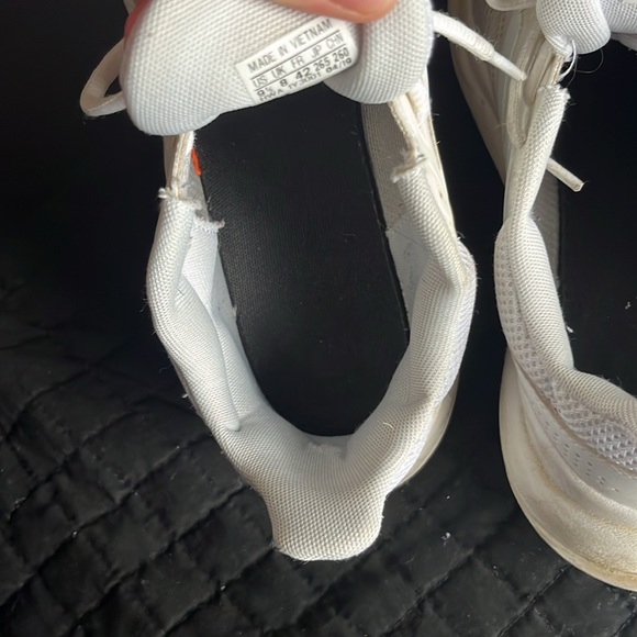 White adidas shoes - Picture 5 of 5